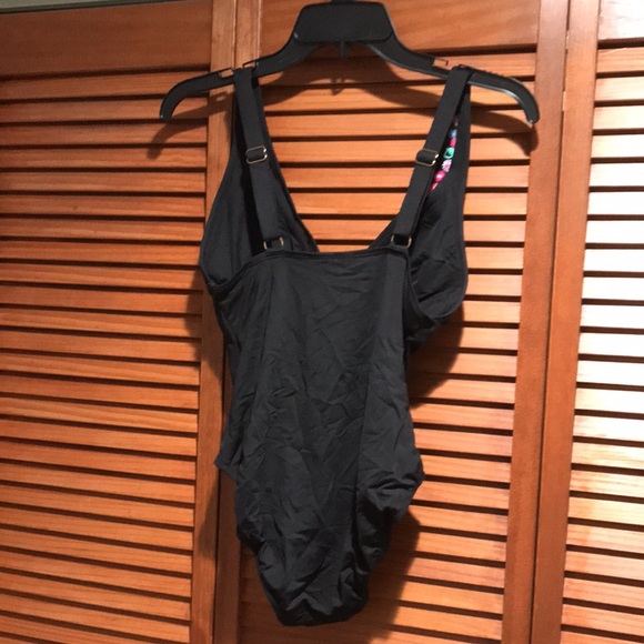 Anne Cole black with flower design swimsuit. - Picture 3 of 5